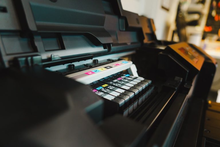 Toner dan katrid printer warna
